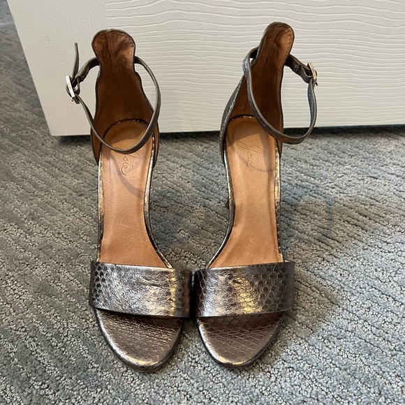 JOIE Jaclyn High Heel Embossed Snakeskin High Heel Sandal - Bronze Metallic 37 7 - Picture 3 of 10